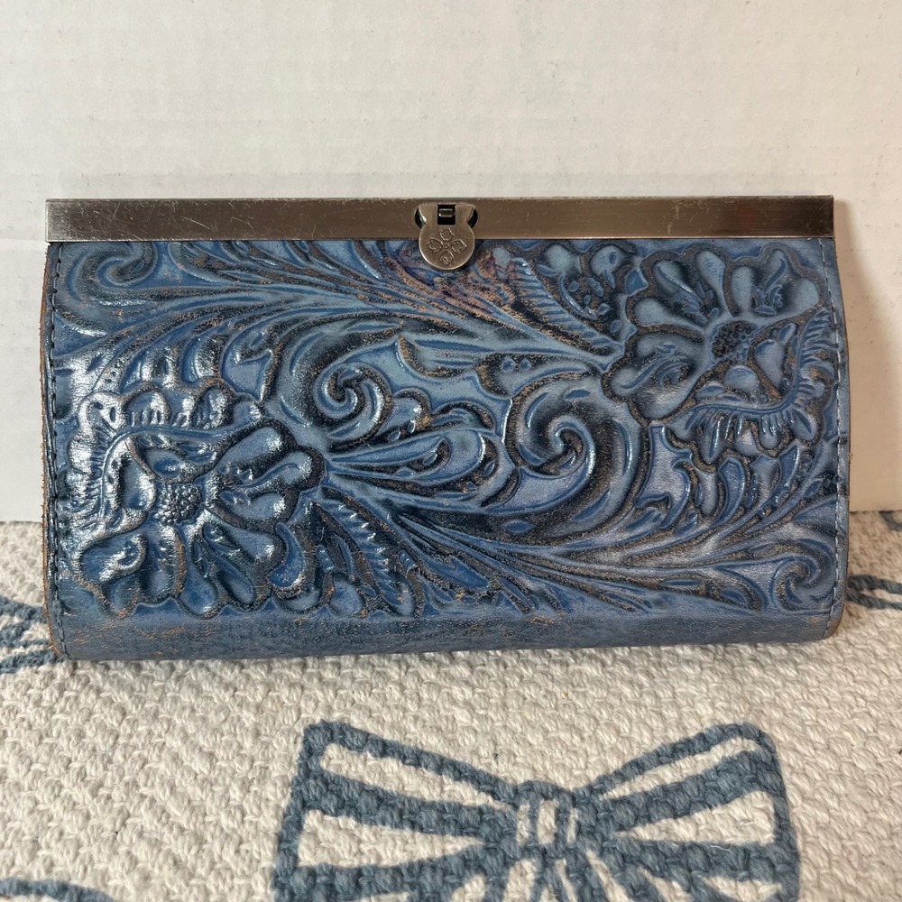 Patricia Nash Blue Tooled Leather Floral Embossed Frame Wallet Clutch